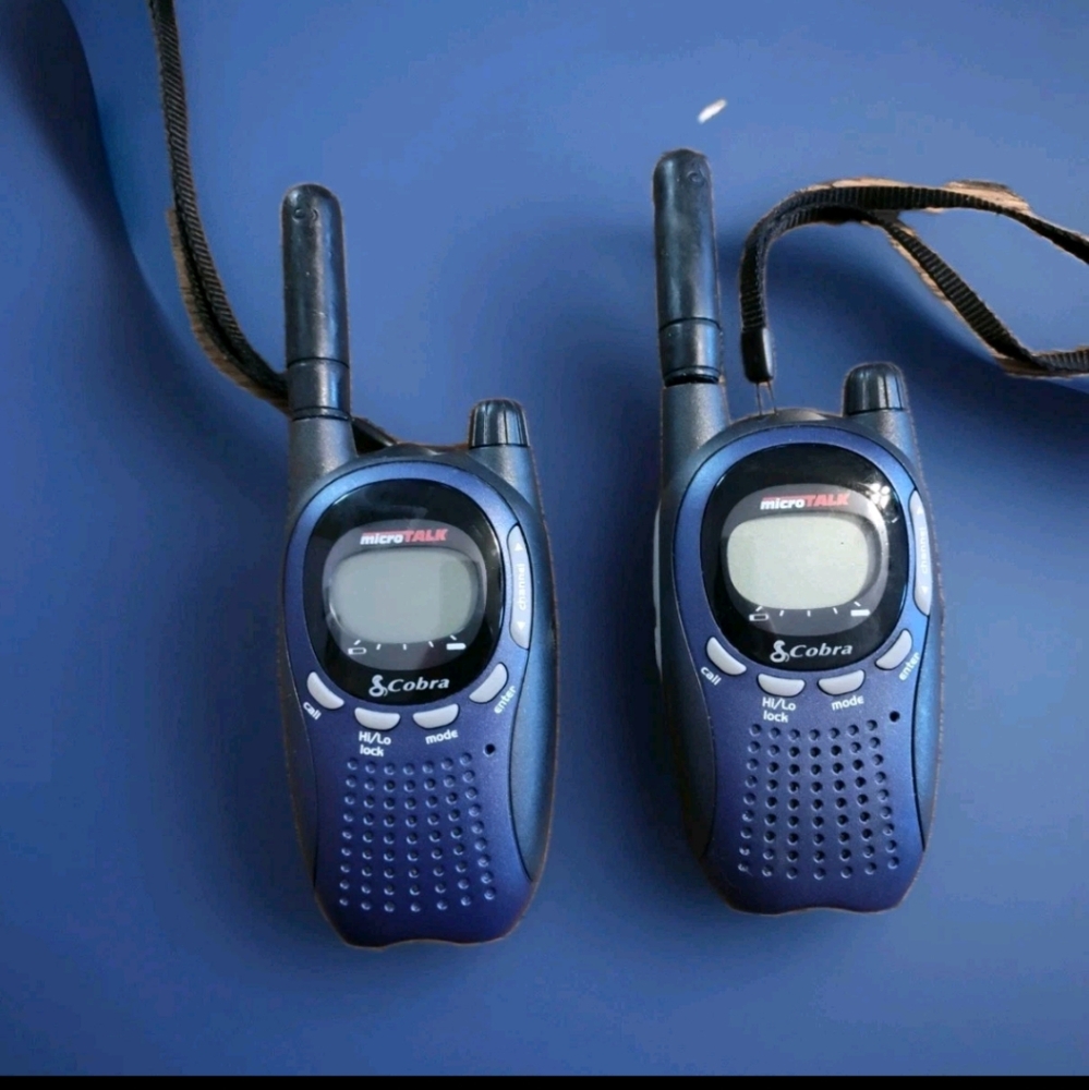 Cobra microTALK PR4000-2WX / PR945 DX FRS/GMRS Two-Way Radio Walkie-Talkie - Picture 1 of 6